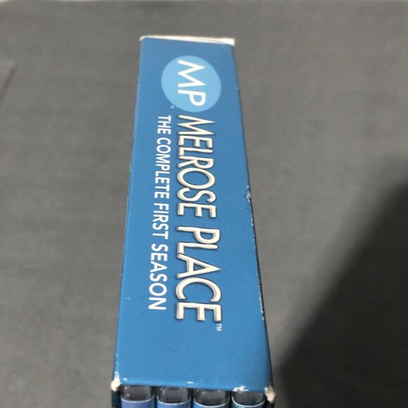 Melrose Place - The Complete First Season - DVD - 8 Discs - Picture 5 of 16